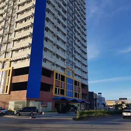 Feel Great Stay Condotels - San Marino Cebu Esterno foto
