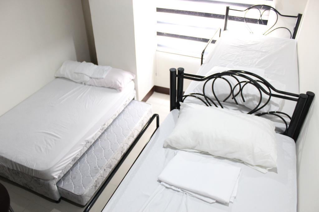 Feel Great Stay Condotels - San Marino Cebu Esterno foto